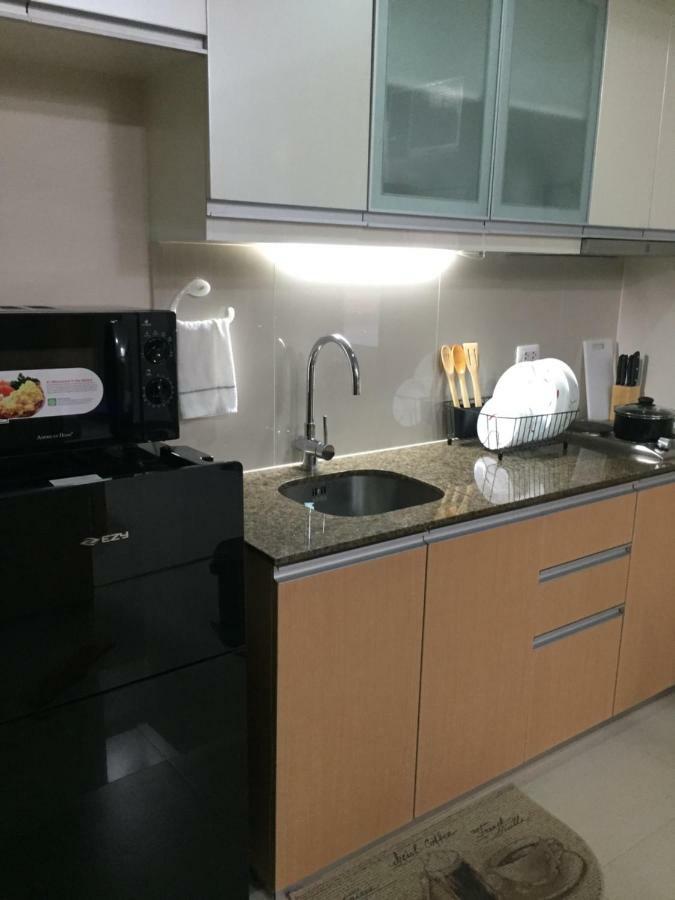 101 Newport Condo C2 Manila Exteriör bild